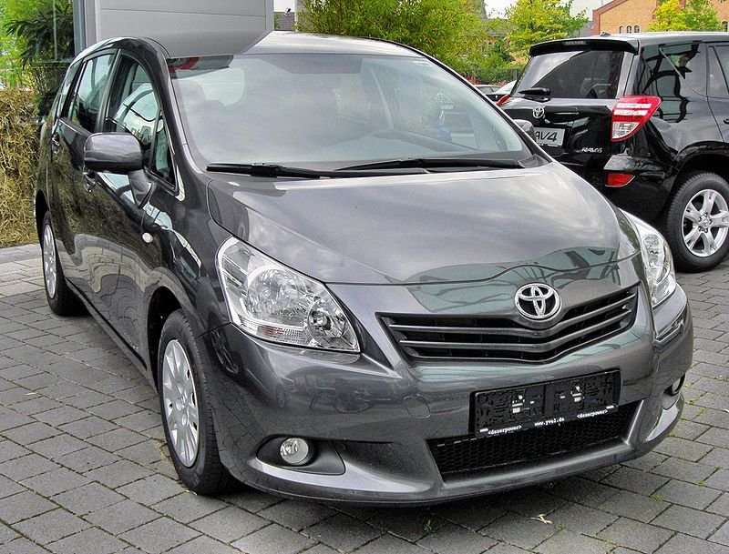 Toyota Verso Reviews